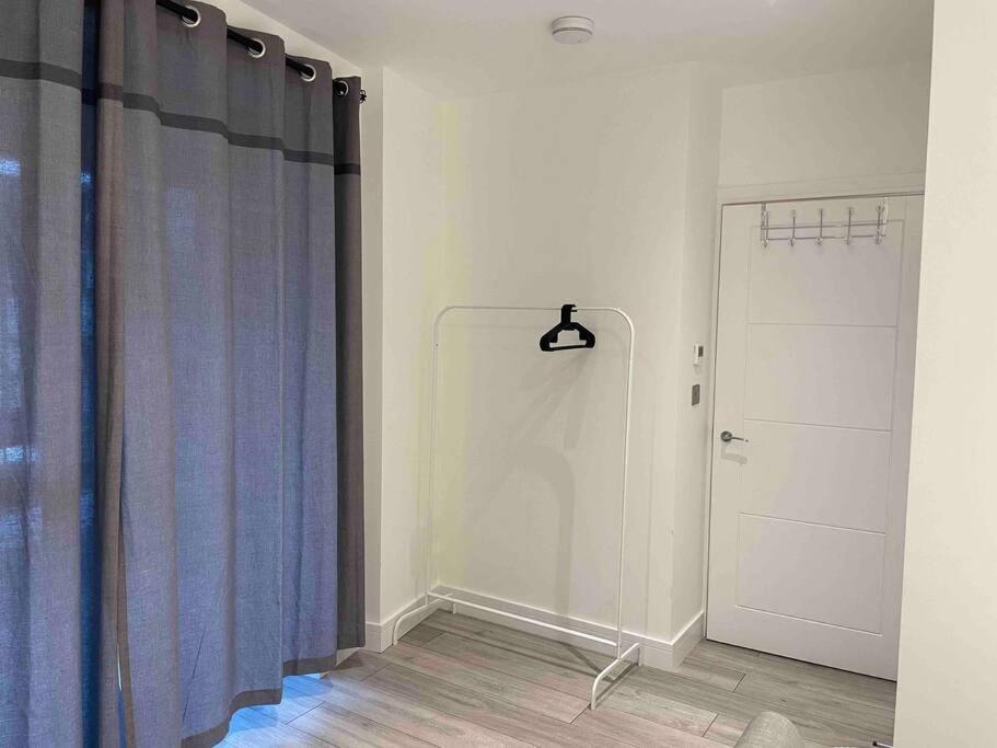 Stylish And Cosy 2 Bedroom Flat In 크로이던 외부 사진