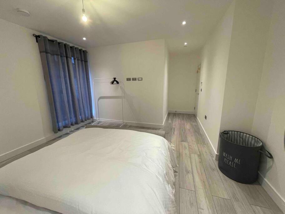 Stylish And Cosy 2 Bedroom Flat In 크로이던 외부 사진