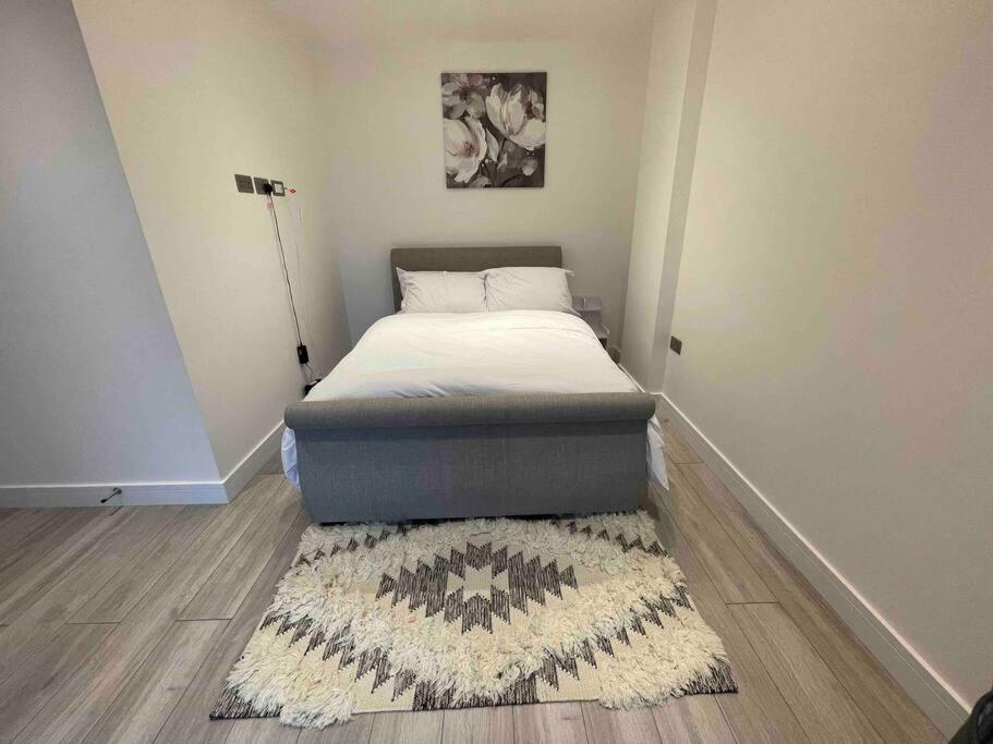 Stylish And Cosy 2 Bedroom Flat In 크로이던 외부 사진